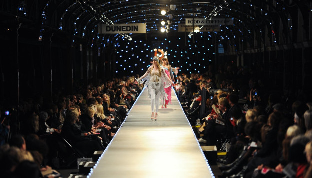 id10 fashion show zandra rhodes 0006 v2